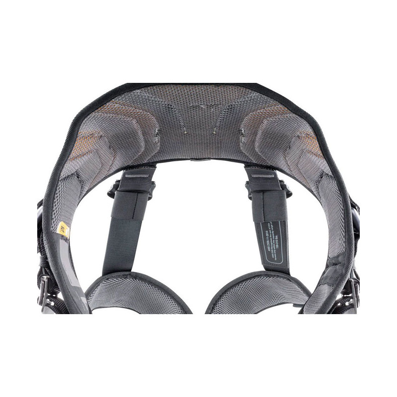 Prilba Camp Titan 1