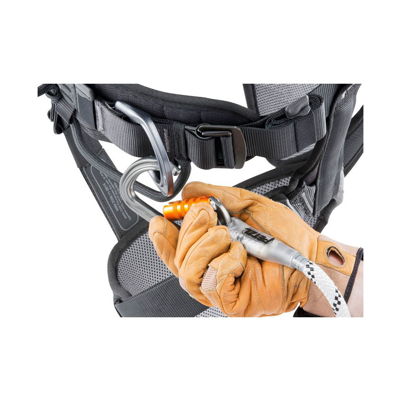 Šalmas Camp Titan 1